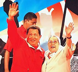 hugo_chavez_hebe_bonafini