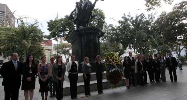 plaza-bolivar-27-de-febrero