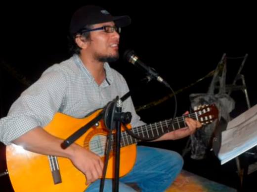 CARLOS LUGO, SU UNICO DELITO CANTAR A LA LUCHA POR LA TRANSFORMACIÓN SOCIAL EN COLOMBIA