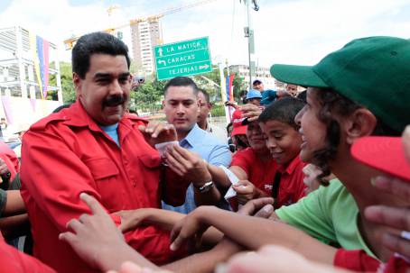 maduro_metro_los_teques_31385928618