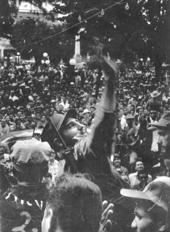 fidel-castro-en-santiago-de-cuba-580x792