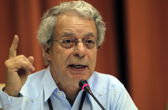 Frei-Betto-en-Universidad-2014-1