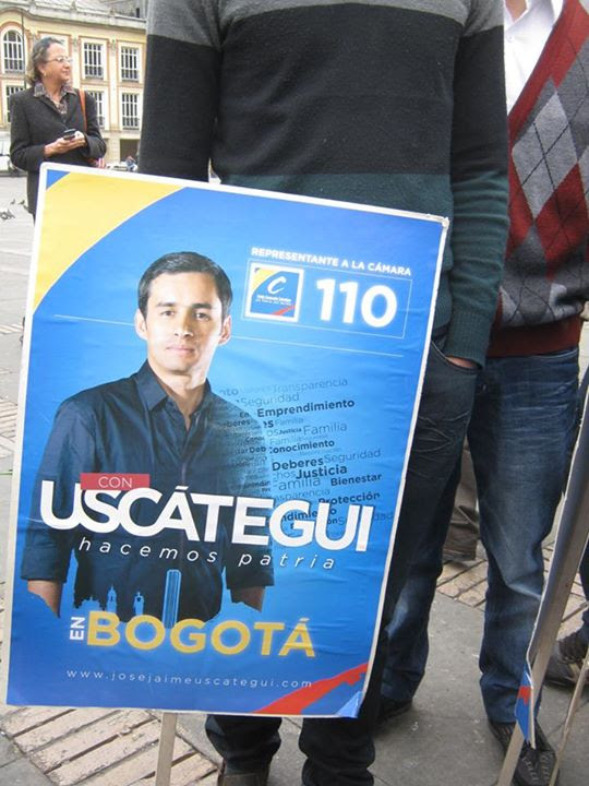 Afiche godo,  cinismo de victimario