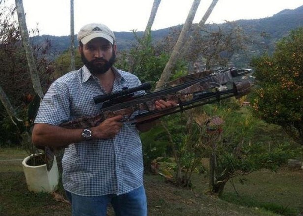 Figura fascista retó en internet a un duelo a muerte al senador del POLO, Iván Cepeda.