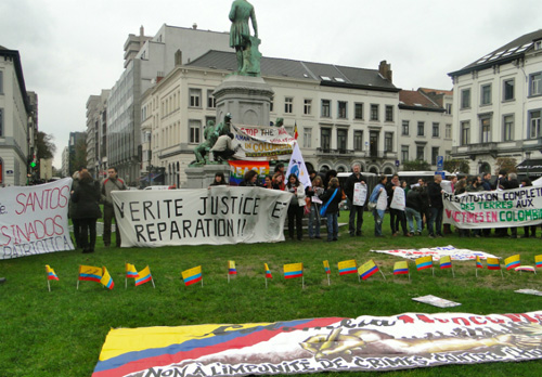 Foto 1. Manifestación frente al Parlamento Europeo