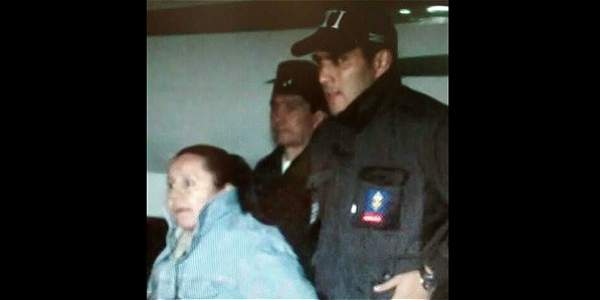 María del Pilar Hurtado, en el momento en el que se entrega a la justicia en Panamá. Archivo Particular