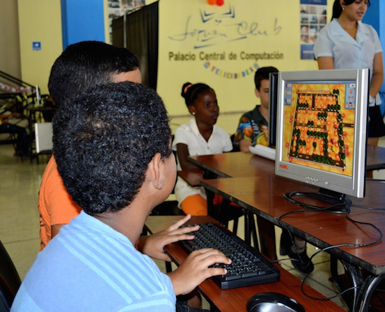 Fiesta-del-Videojuego-en-el-Palacio-Central-de-Computación