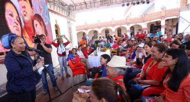 piedad-cordoba-mujeres