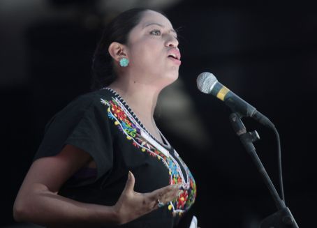 residente_y_mujeres_171425864635