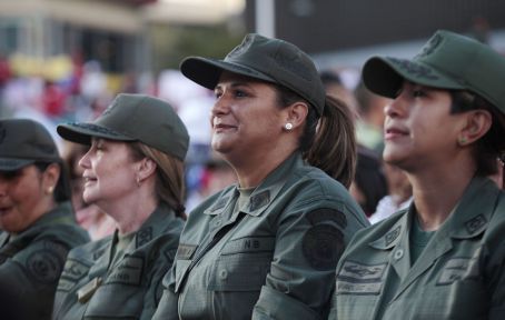 residente_y_mujeres_91425864640