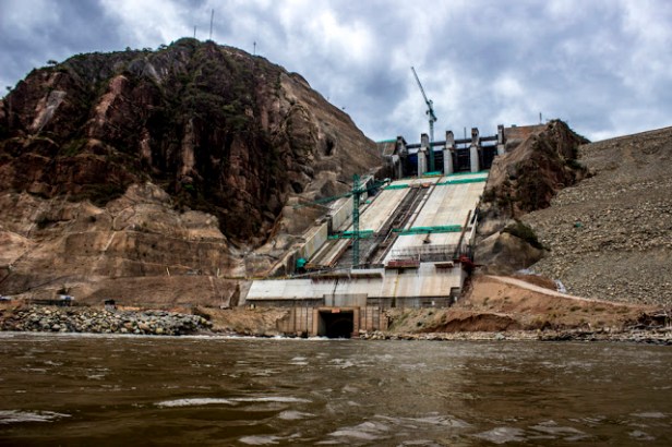 8 de septiembre del 2014. Testimonios y aspectos de afectados por el embalse Betania -construido en la década de los ochentas- y por la inminente operación de la hidroeléctrica del Quimbo -represa que terminará de ser construida a finales de 2014- ambos proyectos ubicadas en el departamento de Huila en Colombia. http://caravanaclimatica.org/