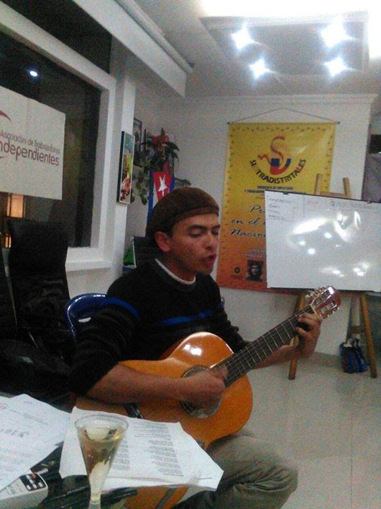 CANTANTE popular Ricardo Celeyta, deleitó con sus interpretaciones.