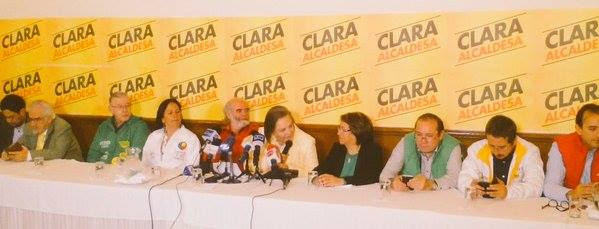 En Bogotá Clara realizó un encuentro con la prensa hoy sabado en el que estuvo acompañada por todas fuerzas políticas y sectores que respaldan su candidatura
