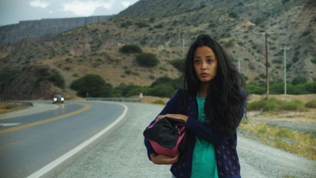 La-Niña-de-Tacones-Amarillos.-Lujan-Loioco.-Argentina