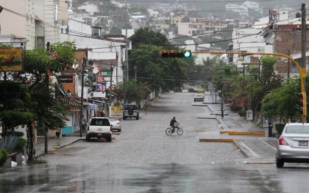 EL HURACÁN PATRICIA AVANZA CON RAPIDEZ HACIA LA COSTA OCCIDENTAL DE MÉXICO