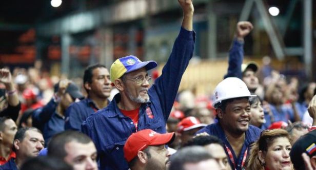 trabajadores_con_maduro