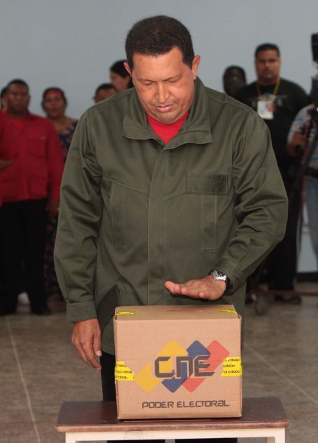 chavez-votando-3