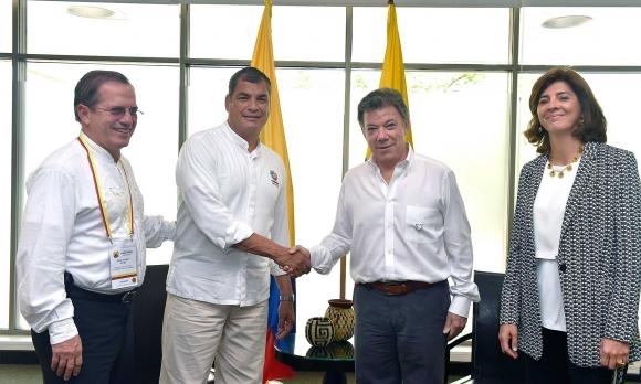 rafael-correa-juan-manuel-santos