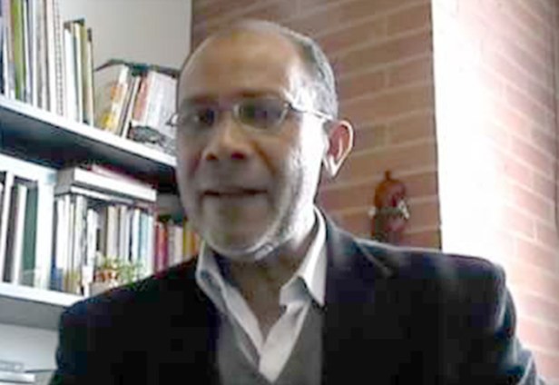  Dr. Román Vega