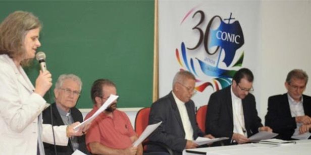 2016_03_entidades_catolicas_democracia1_reproducao