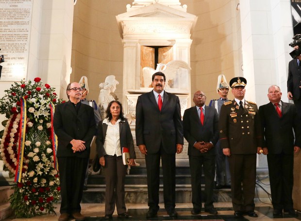 maduro_panteon_nacional_1407