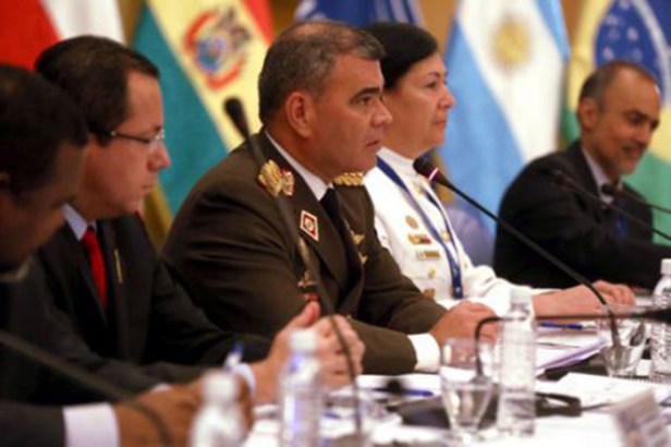 consejo_defensa_unasur_padrino_lopez