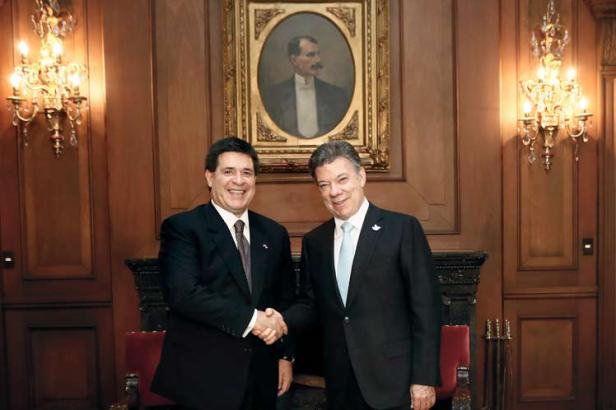 presidente-colombia-paragua
