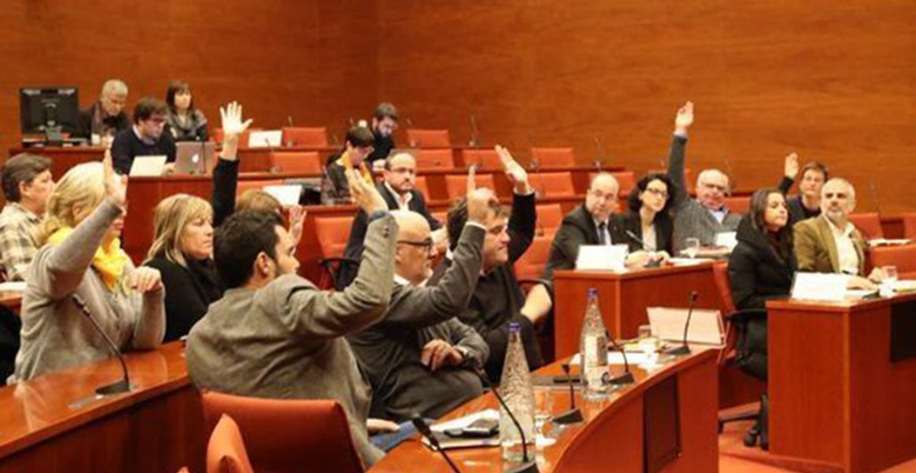 Parlamento catalán vota en contra de la aplicación del artículo 155 de la Constitución&nbsp;española