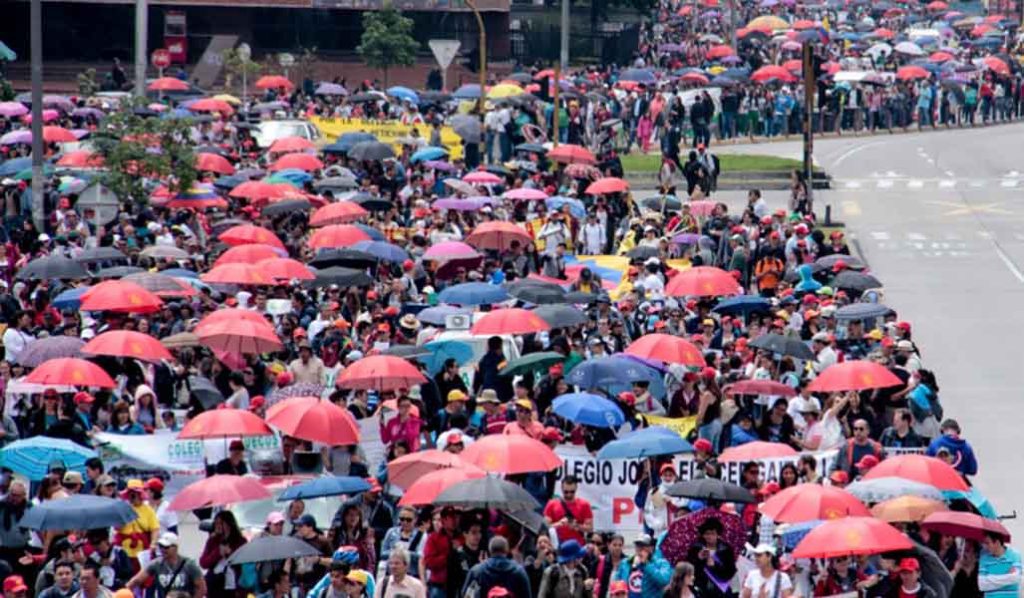 Trabajadores del sector público protestan y defienden sus&nbsp;derechos