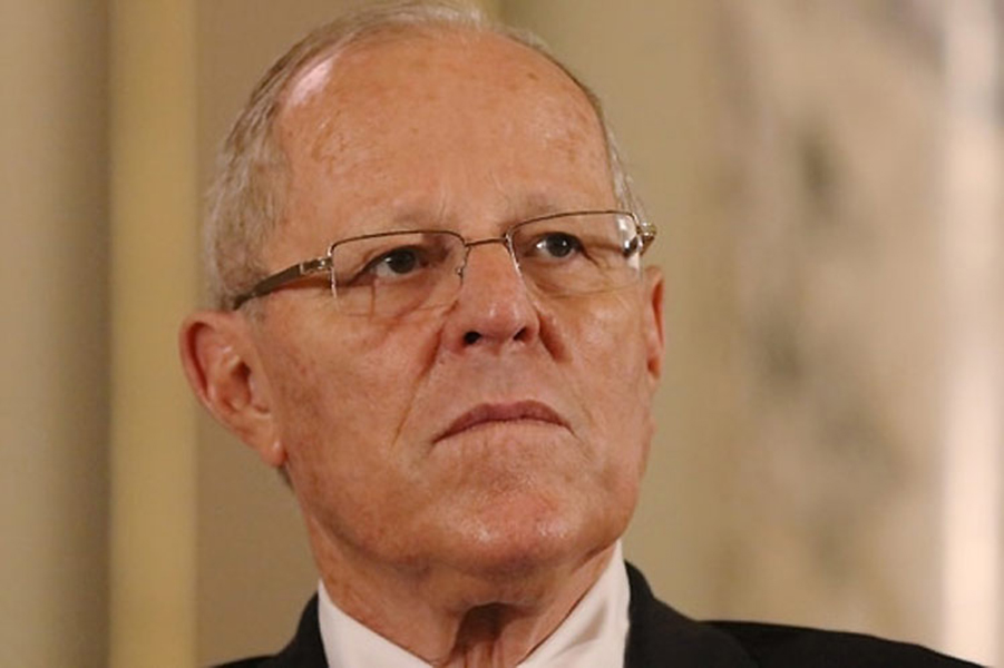 Juez prohíbe salir del país a expresidente peruano y allanan su&nbsp;casa