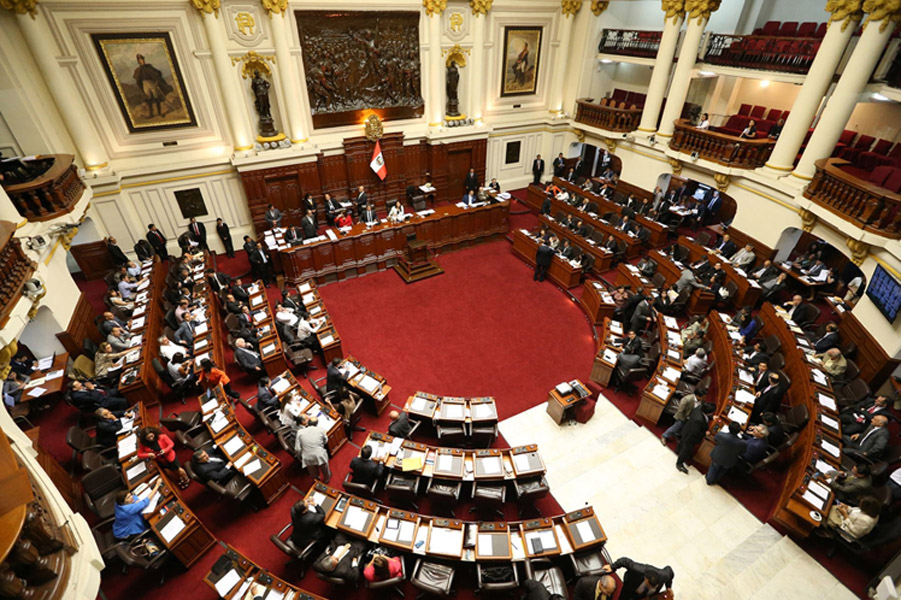 Parlamento decide mañana sobre debate de cese de presidente&nbsp;peruano