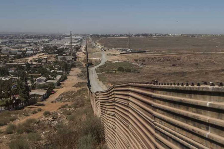 Trump quiere militares en frontera sur de EE.UU. hasta finalizar&nbsp;muro