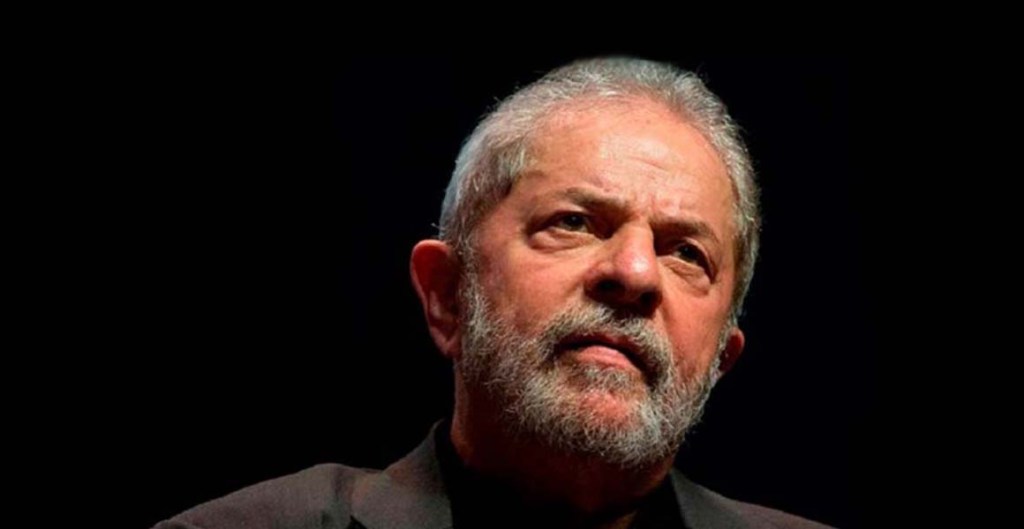 Lula es trasladado a Curitiba, donde cumplirá injusta&nbsp;condena