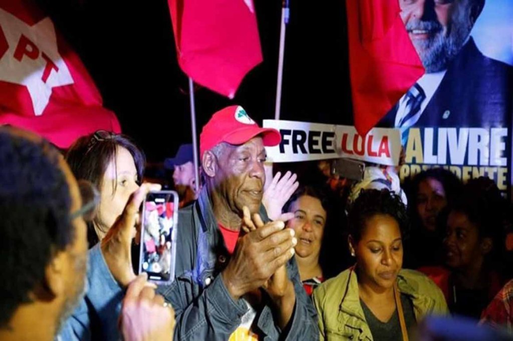 Danny Glover visitó a Lula y dijo salir alimentado por su&nbsp;confianza