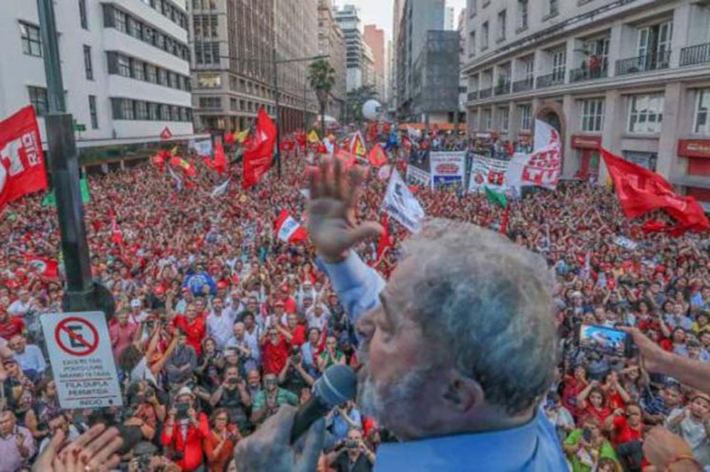 Lula cumple ocho semanas de presidio político sin mella en&nbsp;liderazgo