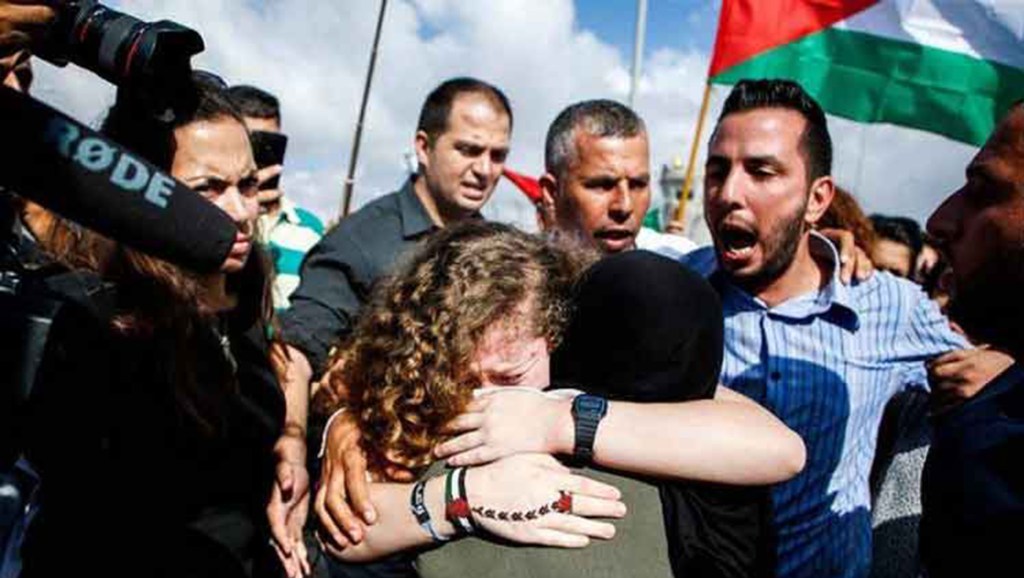 Israel libera a adolescente palestina Ahed&nbsp;Tamimi
