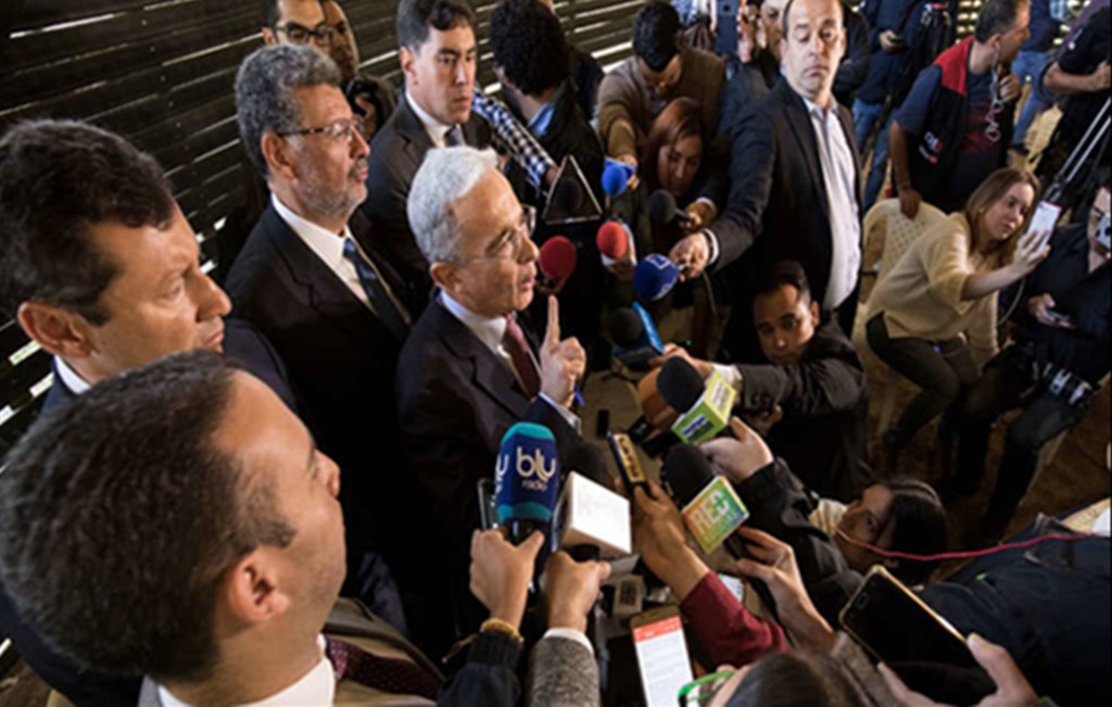El afán de Álvaro Uribe es tapar y manipular la verdad sobre sus&nbsp;crímenes.