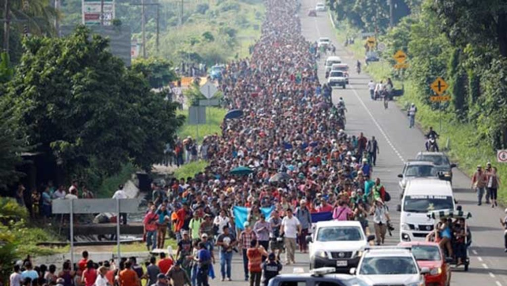 Arrecia Trump ataques contra caravana de&nbsp;inmigrantes