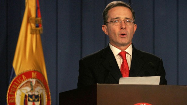 5bf4116508f3d9224b8b4567