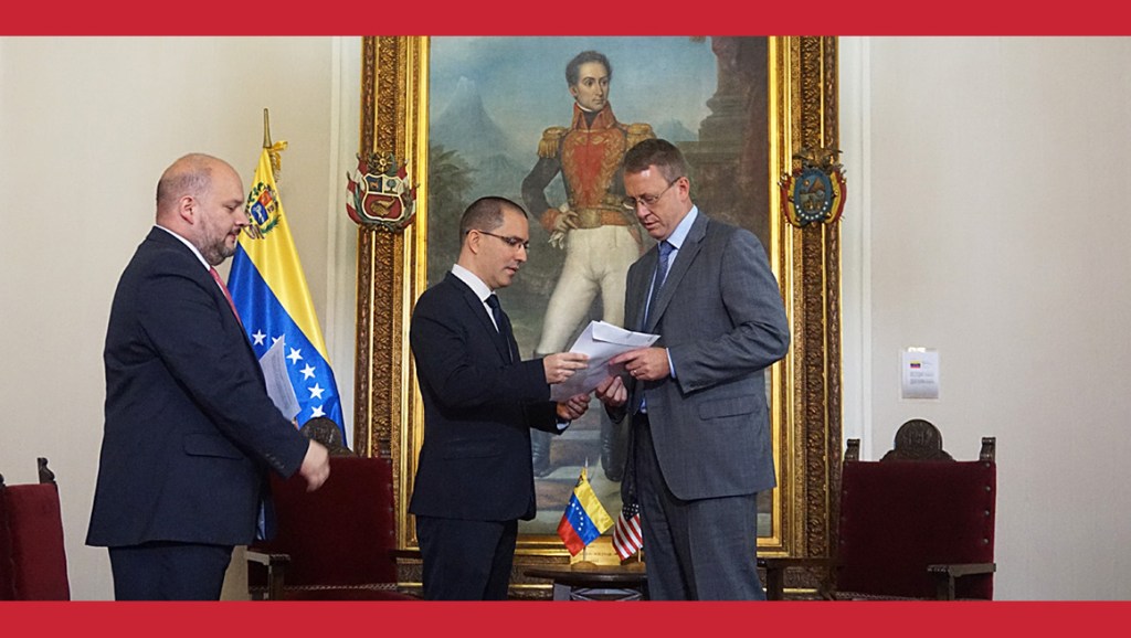 Canciller Arreaza entregó nota de protesta a encargado de negocios de&nbsp;EEUU