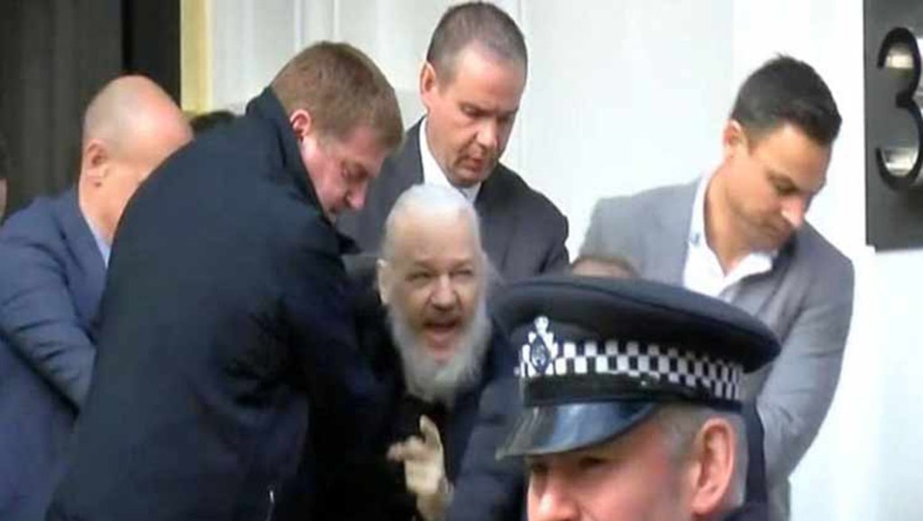 Arrestado Julian Assange en embajada de Ecuador en Londres&nbsp;(+Video)