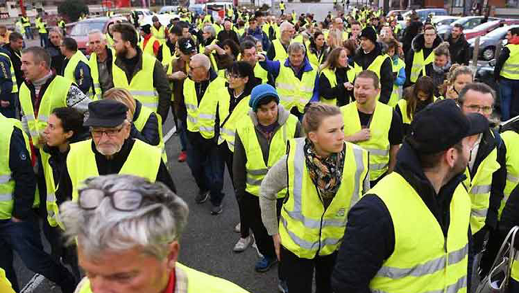 Chalecos amarillos protestan en Francia por octavo mes&nbsp;consecutivo