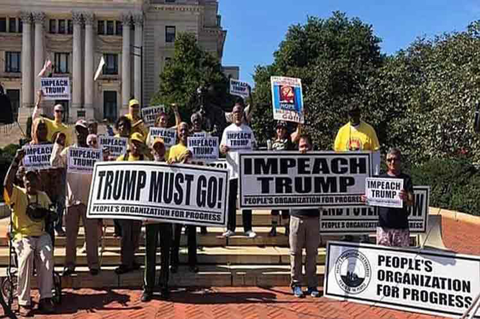 Más de 300 exfuncionarios apoyan pesquisa de impeachment contra&nbsp;Trump