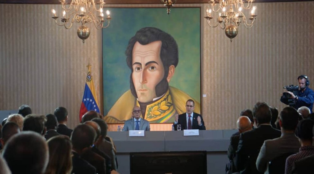 Gobierno Nacional muestra a cuerpo diplomático pruebas de agresión del gobierno colombiano contra&nbsp;Venezuela