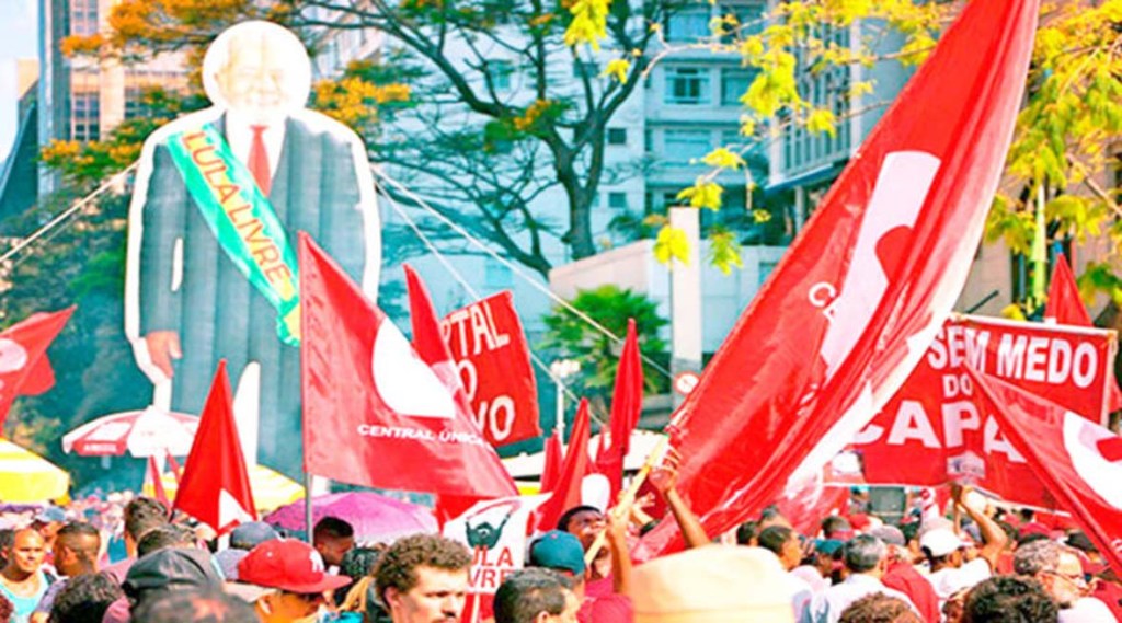 Multitudinaria marcha exigió liberación de Lula en&nbsp;Brasil