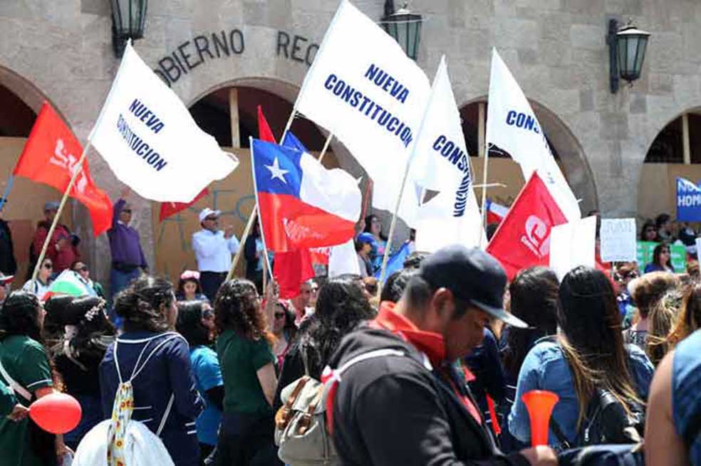 Pacto partidista en Chile por nueva Constitución genera&nbsp;polémica