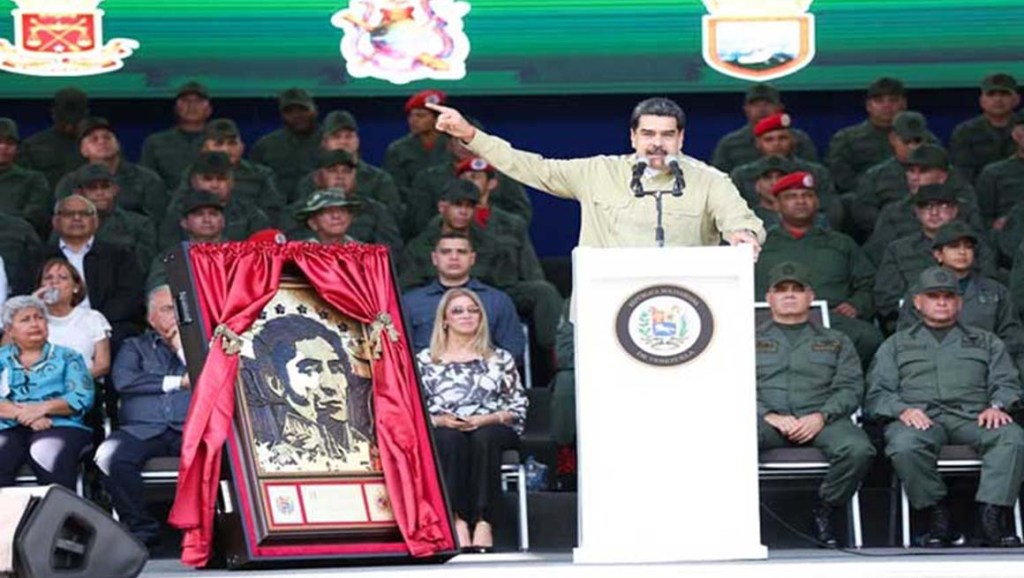 Maduro acusa a Colombia de intentar desmantelar aviación&nbsp;venezolana