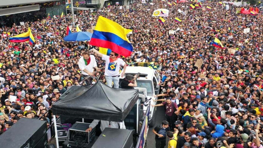 Medellín resiste cantando: masiva expresión de fe y amor por Colombia&nbsp;(+Videos)