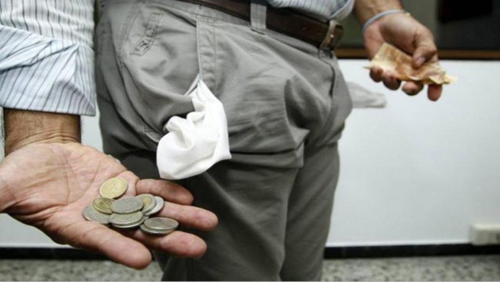 Trabajadores y pensionados consideran miserable el aumento del salario&nbsp;mínimo