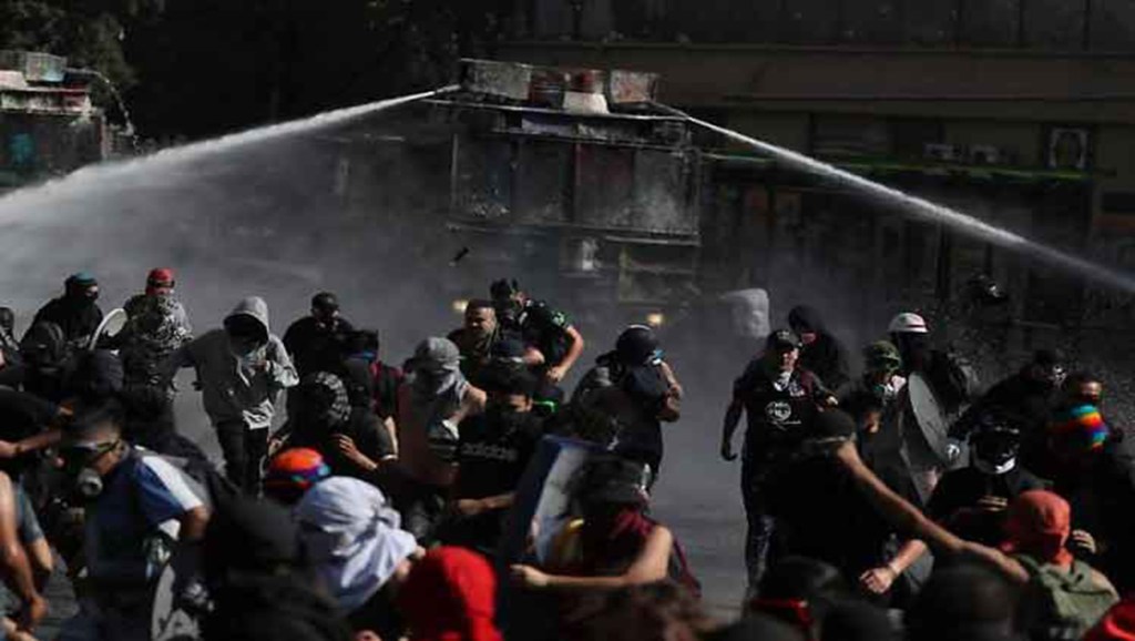 Chile comienza el año reclamando cambios y respeto a derechos&nbsp;humanos